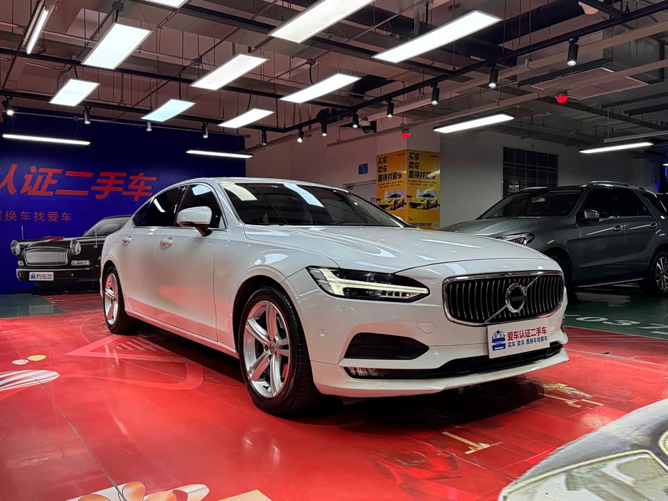 Volvo S90