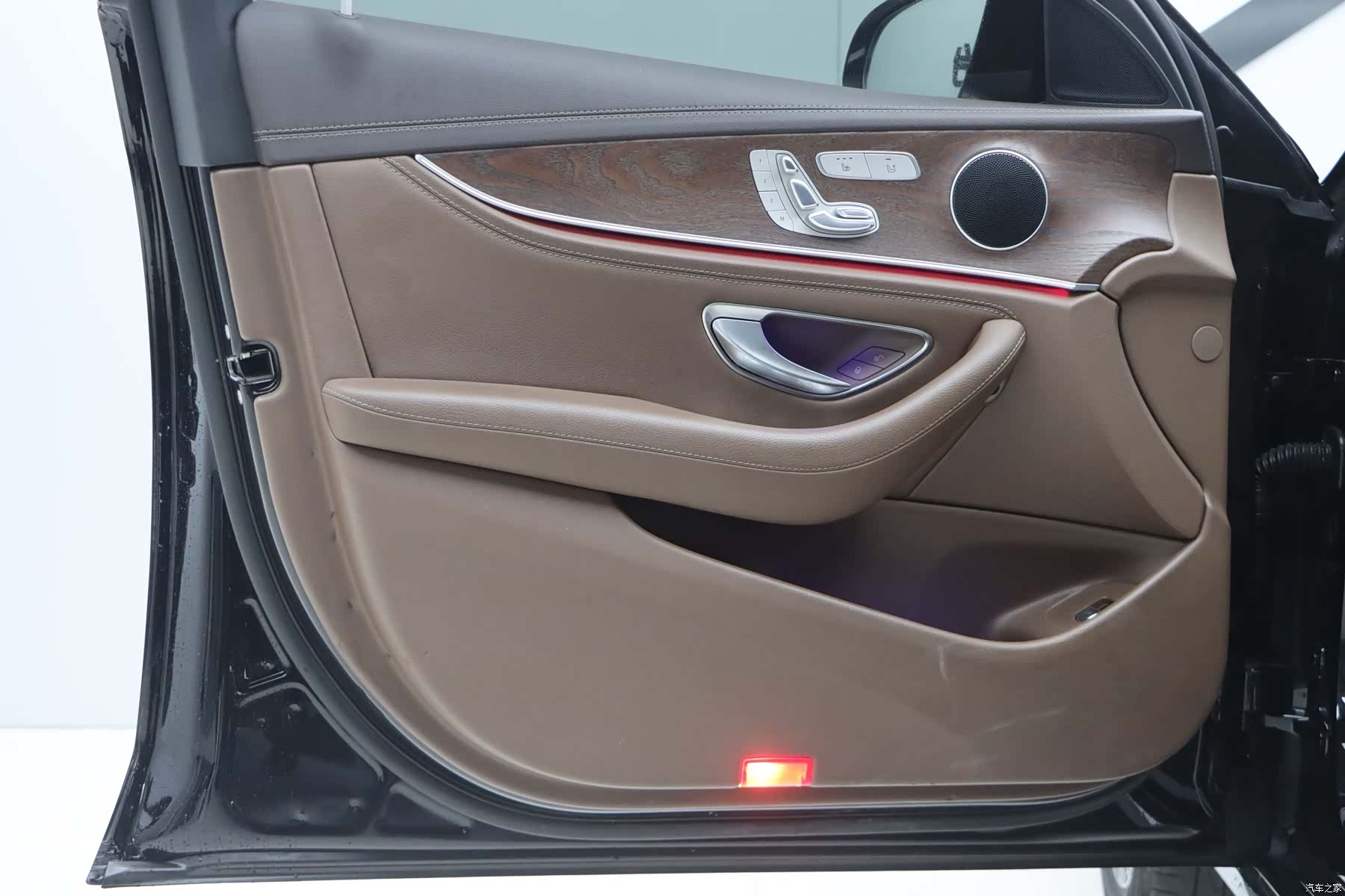 Mercedes-Benz E-Class, 2023 15