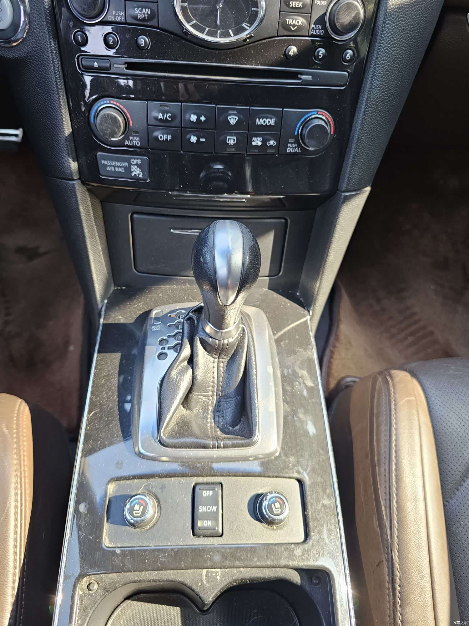 Infiniti FX35, 2012 14