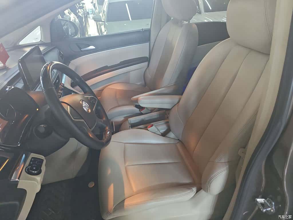 Buick GL8, 2022 12