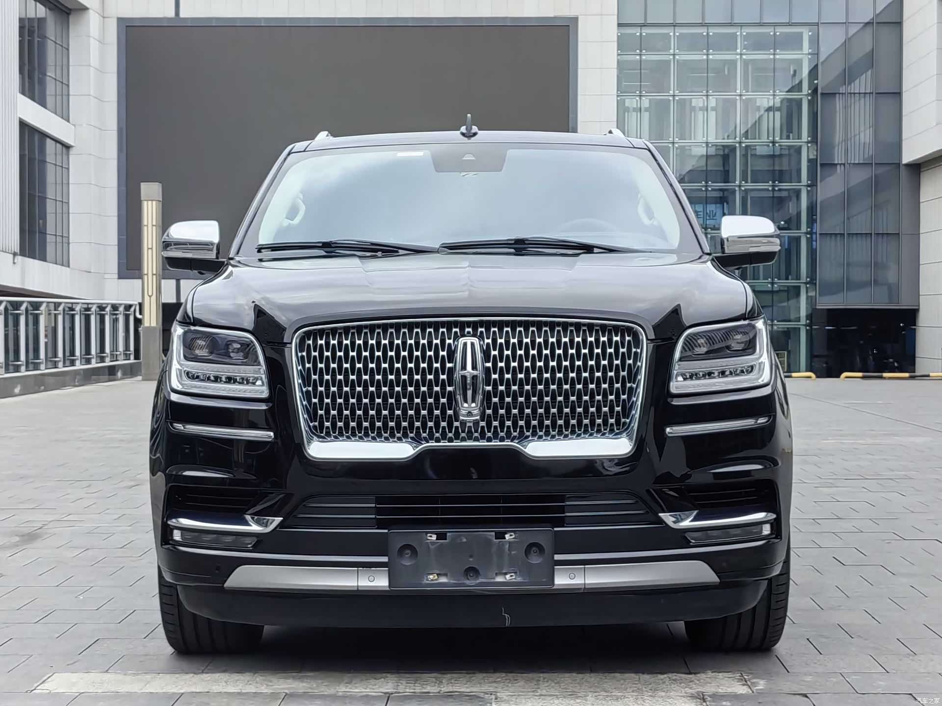 Lincoln Navigator, 2021 3