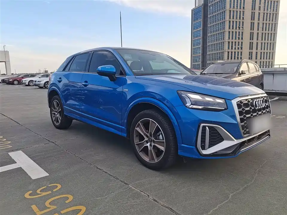 Audi Q2L