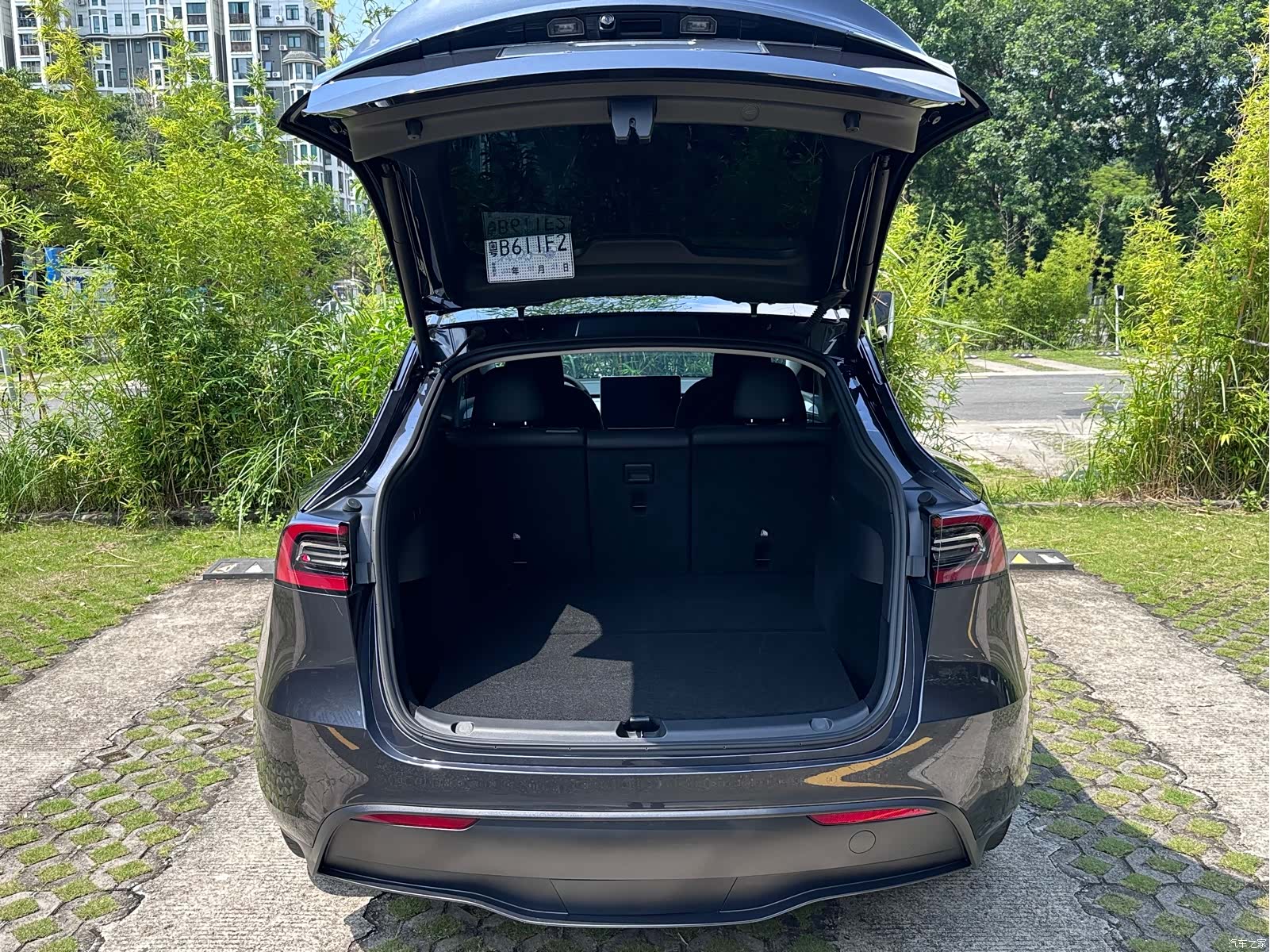 Tesla Model Y, 2024 12