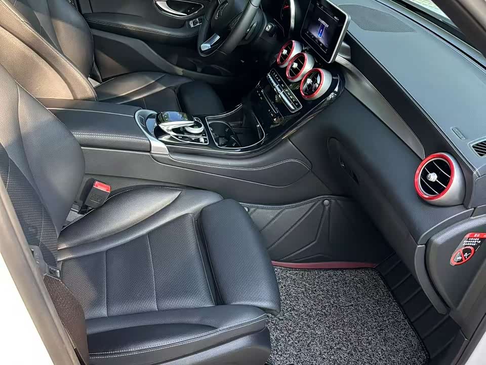 Mercedes-Benz GLC Mercedes-Benz GLC