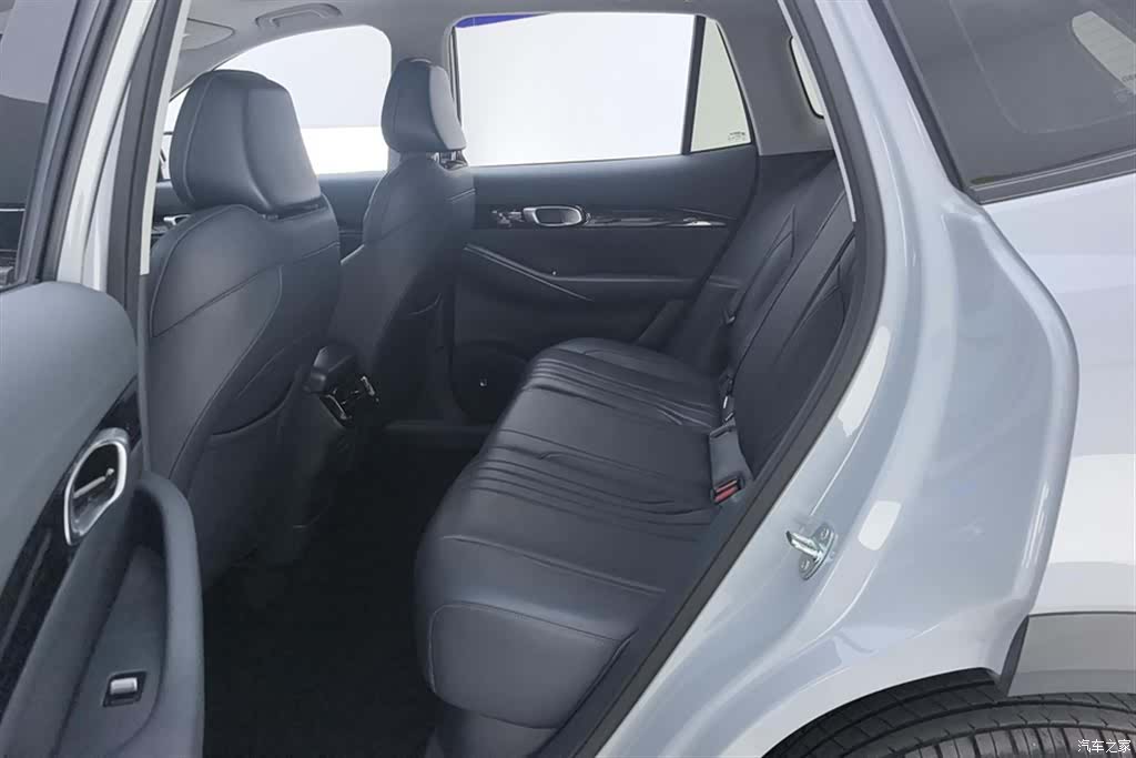 Geely Galaxy E5, 2025 11