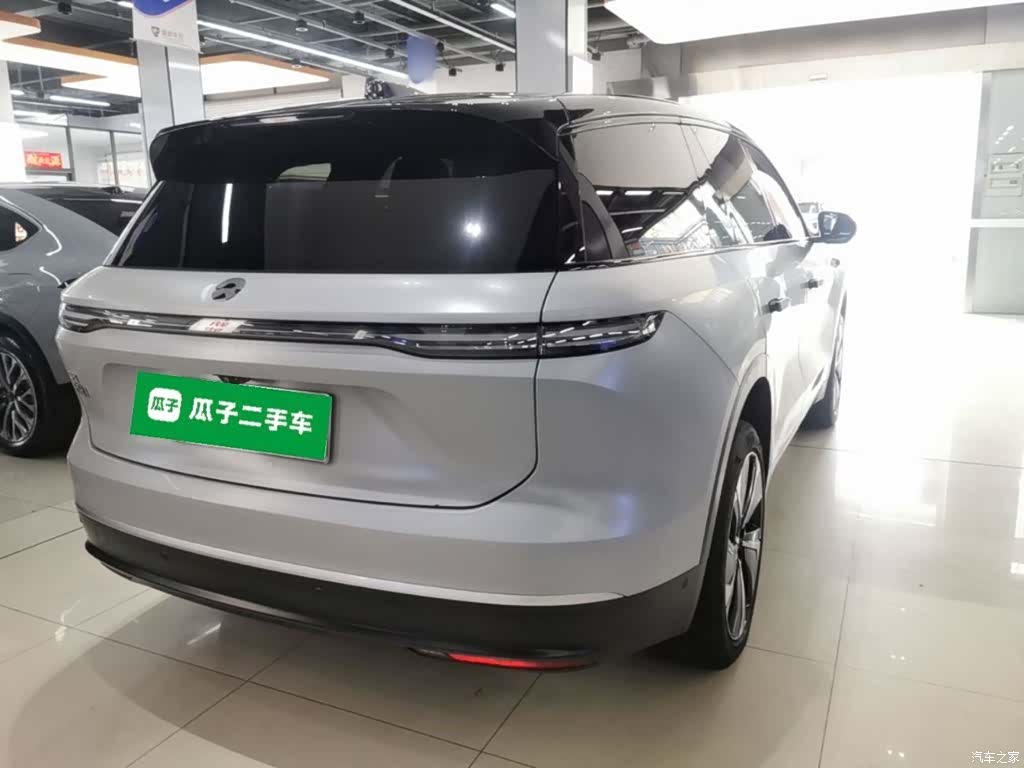 NIO ES8, 2023 7