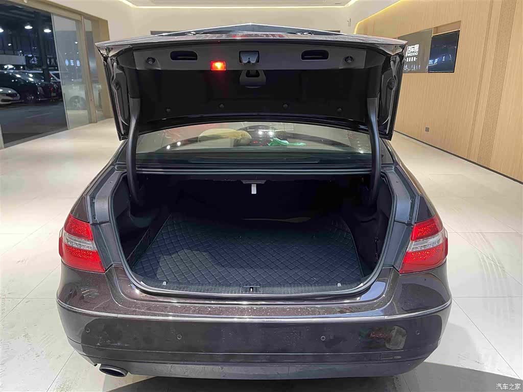 Mercedes-Benz E-Class, 2012 22