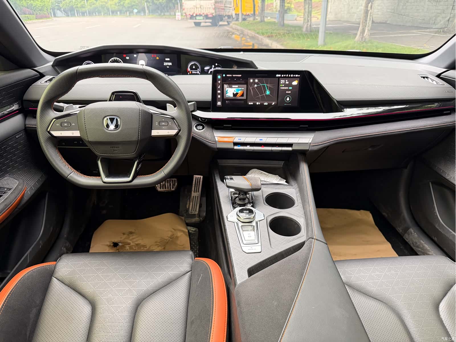 Changan UNI-V, 2022 10