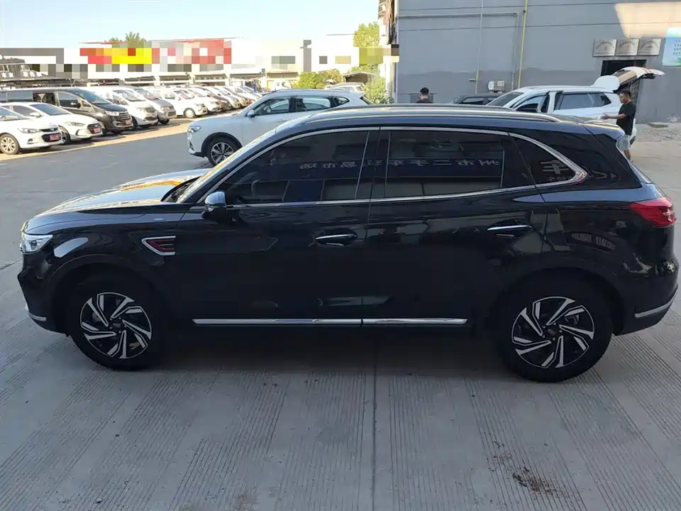 Hongqi HS5