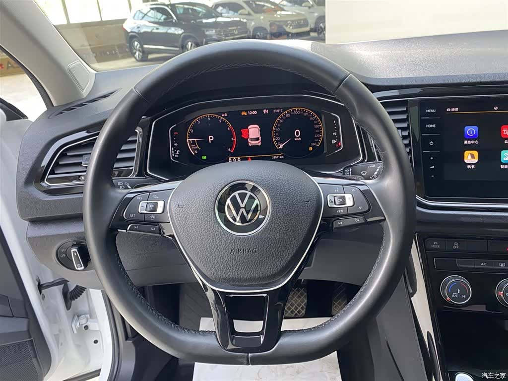 Volkswagen T-ROC, 2022 10