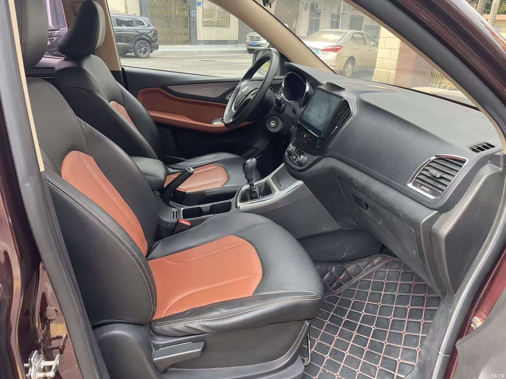 Wuling 560, 2017 9