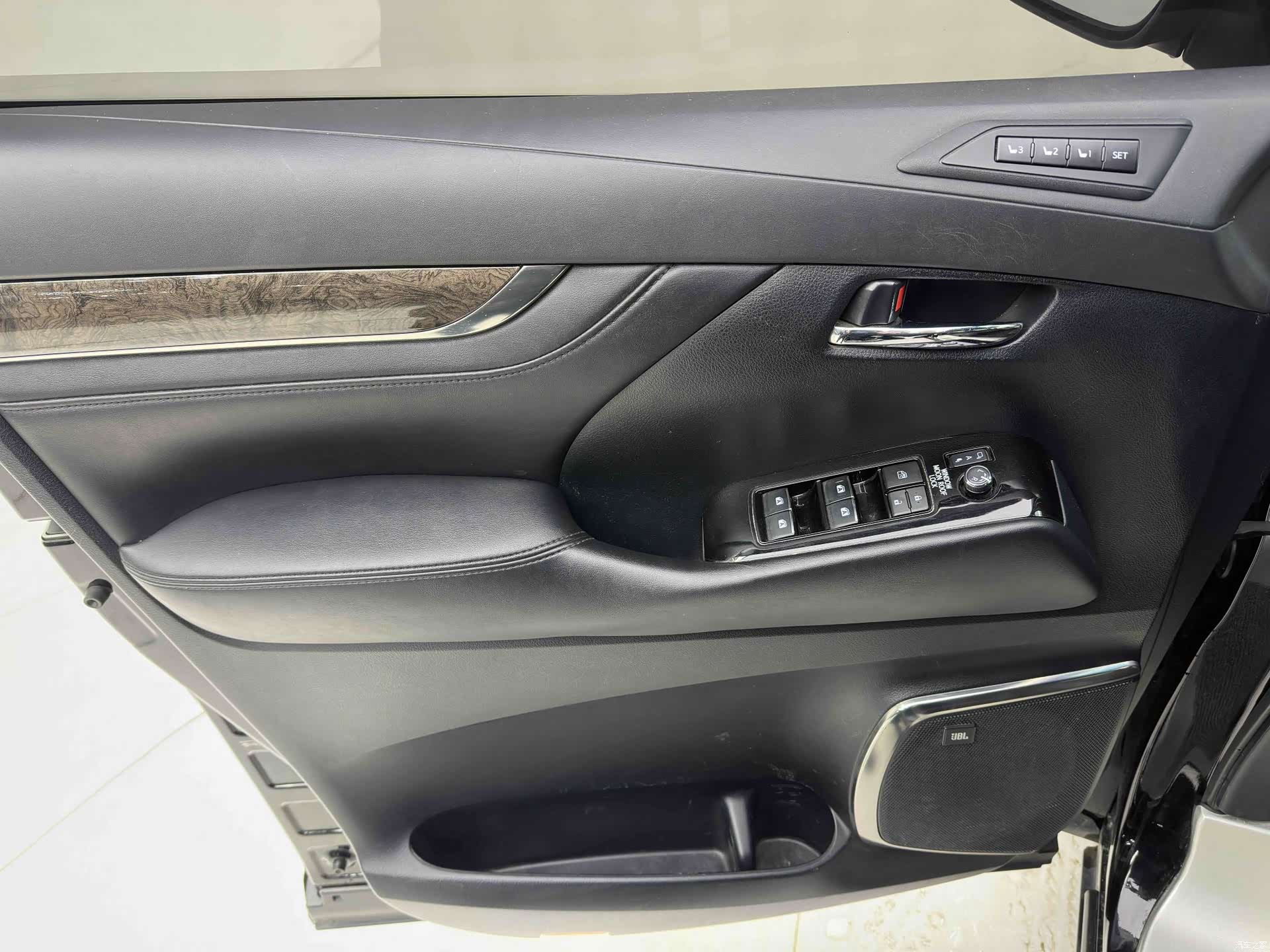 Toyota Alphard, 2019 16
