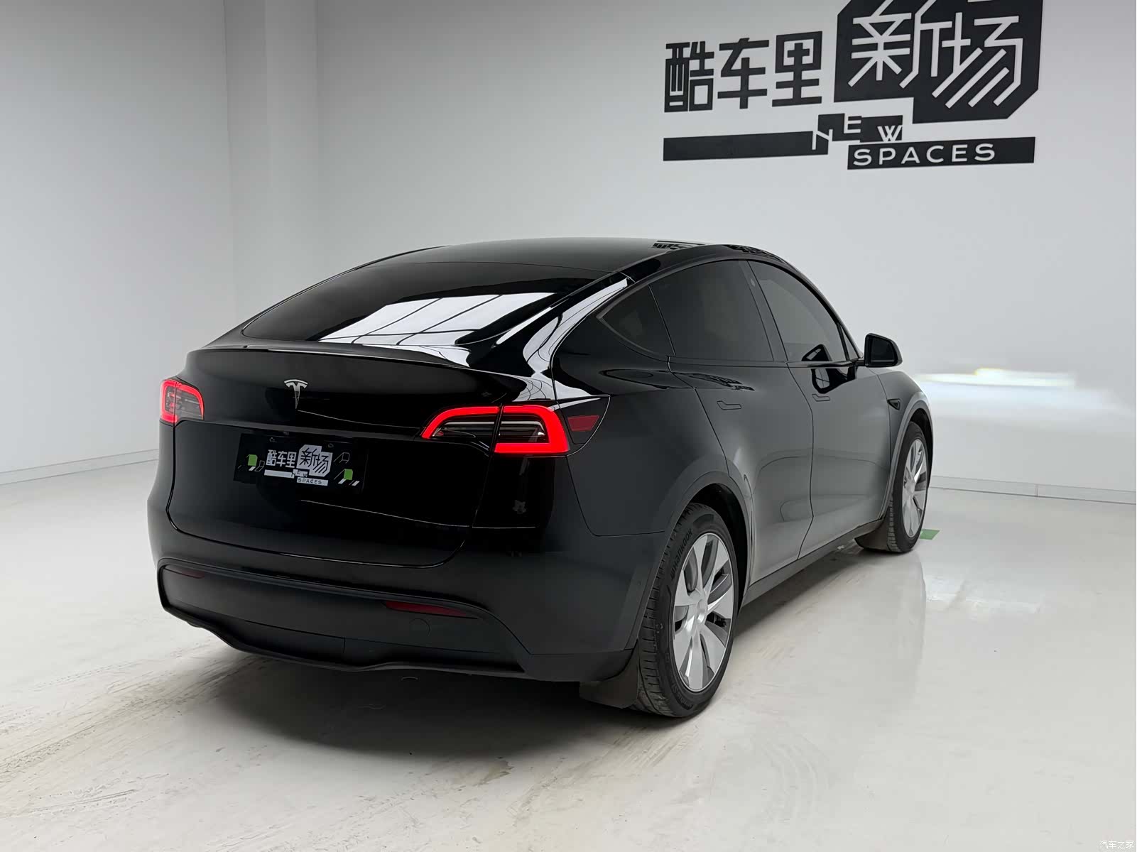 Tesla Model Y, 2023 4