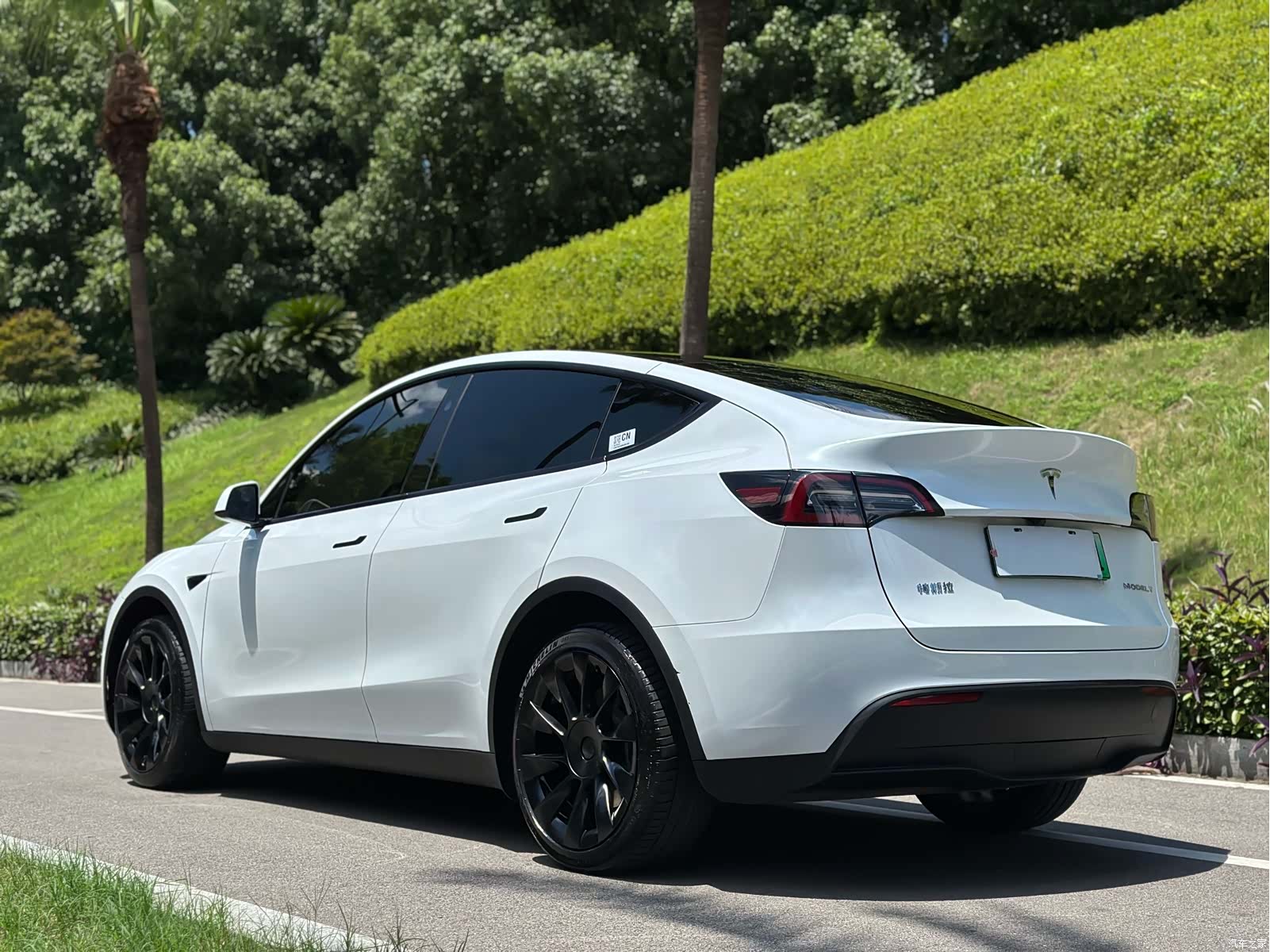 Tesla Model Y, 2024 16