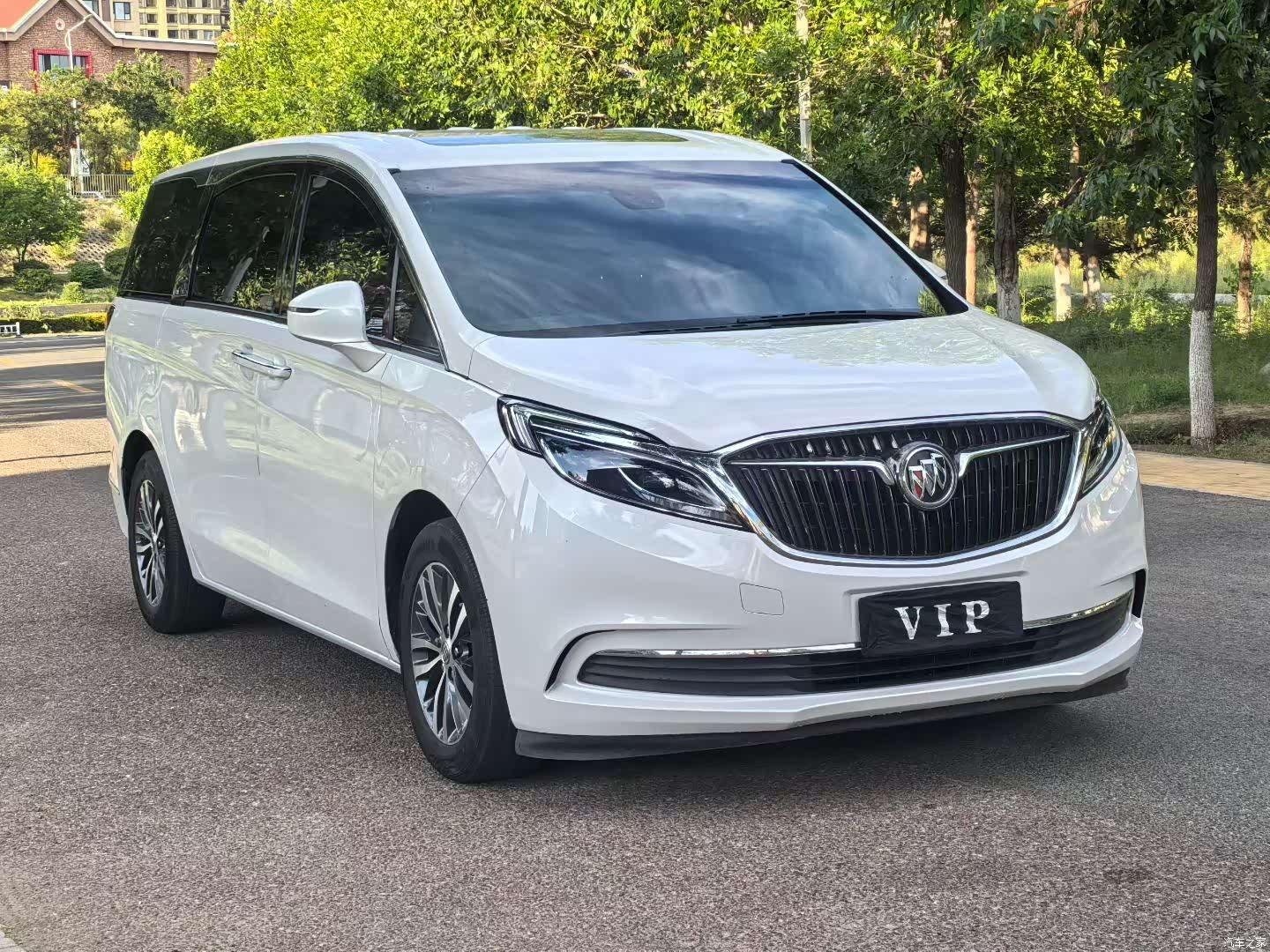 Buick GL8, 2018 3