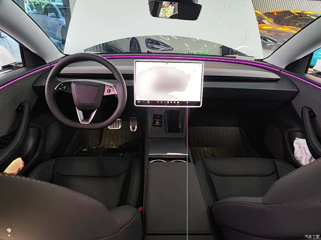 Tesla Model 3, 2025 10