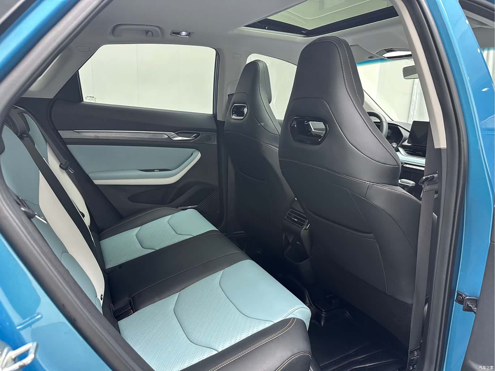 Geely Emgrand, 2022 6