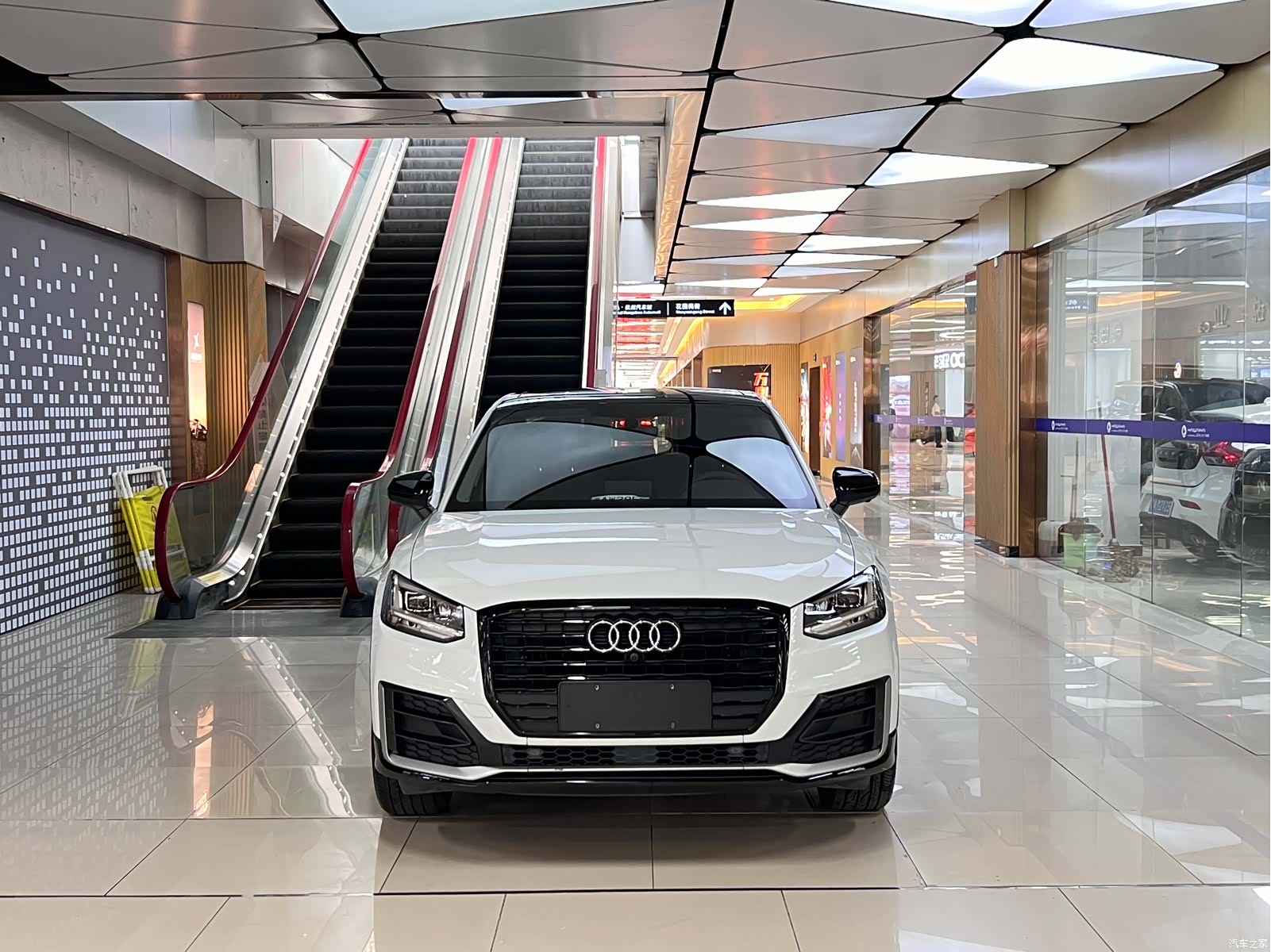 Audi Q2L, 2019 2