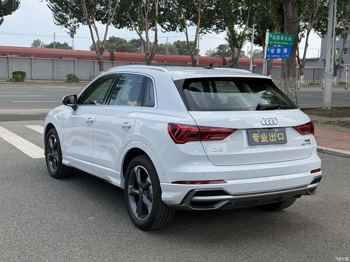Audi Q3, 2022 4