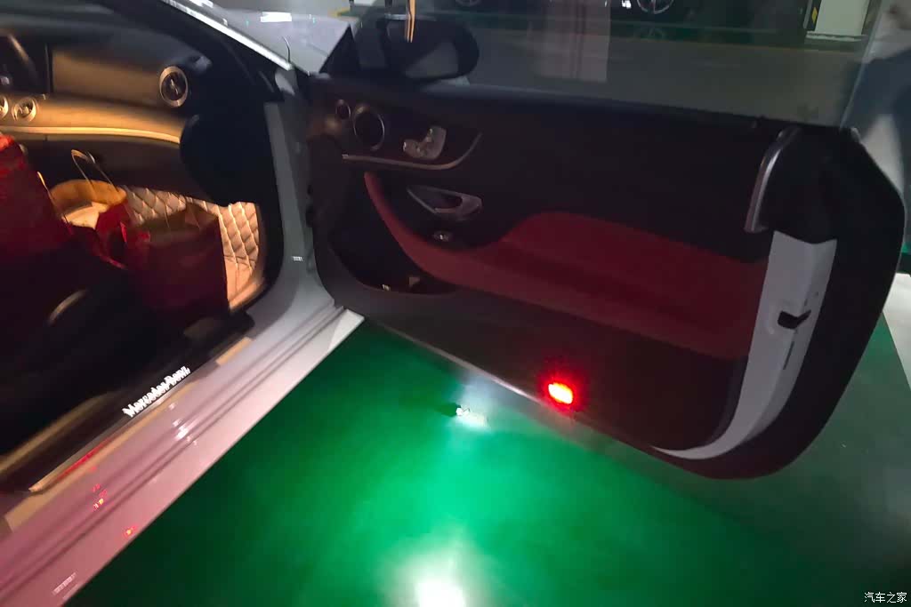 Mercedes-Benz E-Class, 2024 8