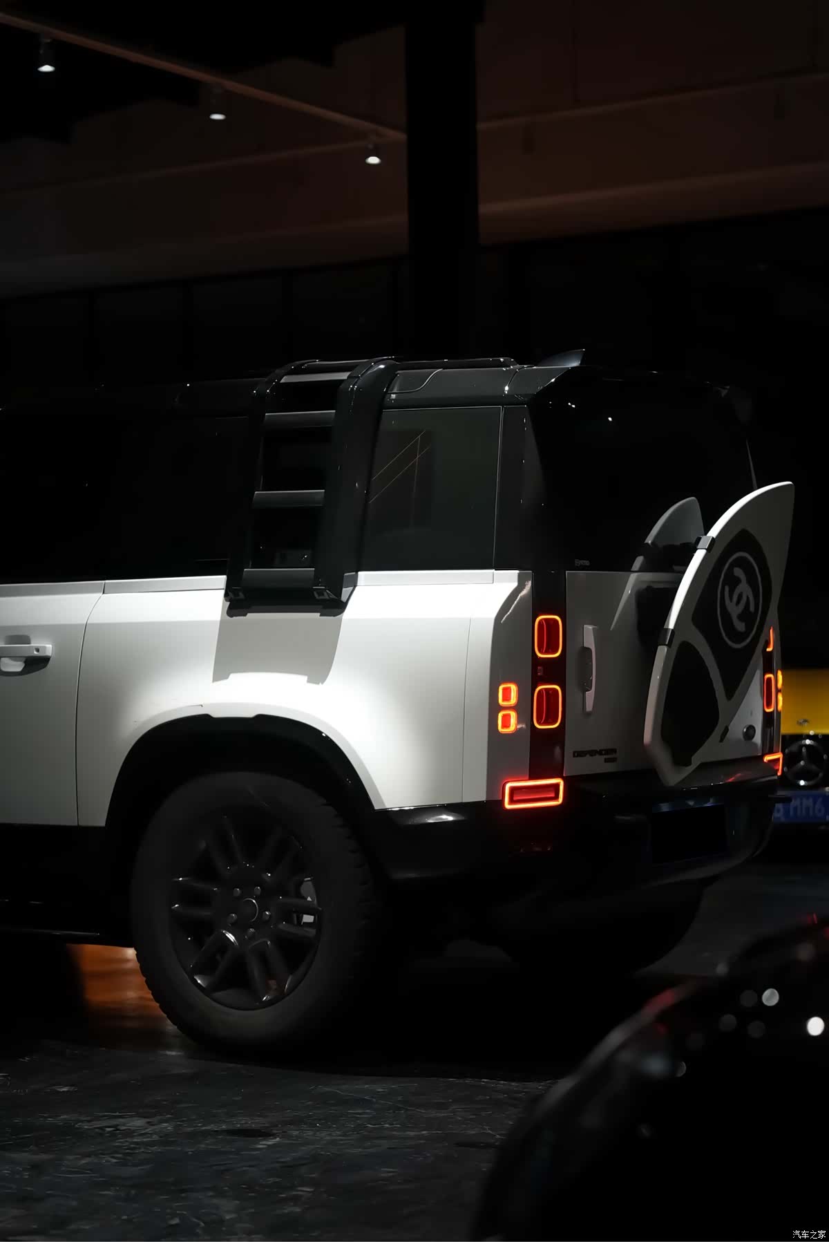 Land Rover Defender, 2021 9