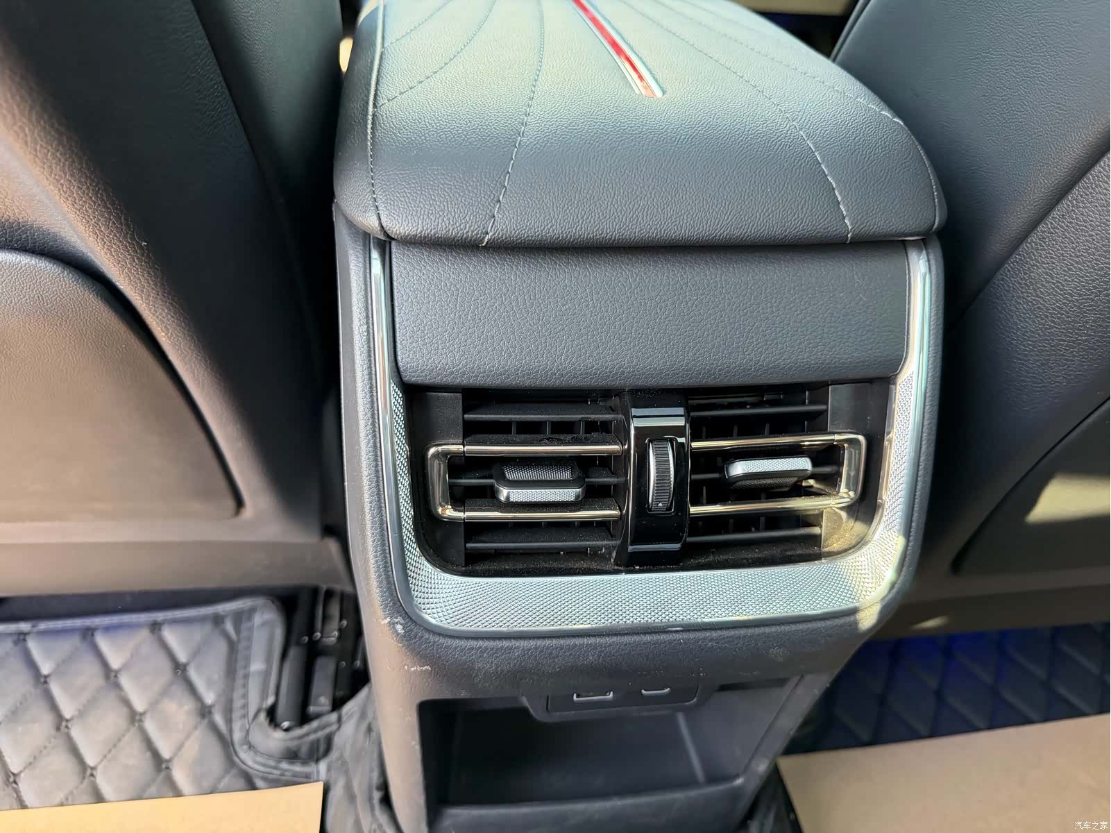 Hongqi H5, 2023 18