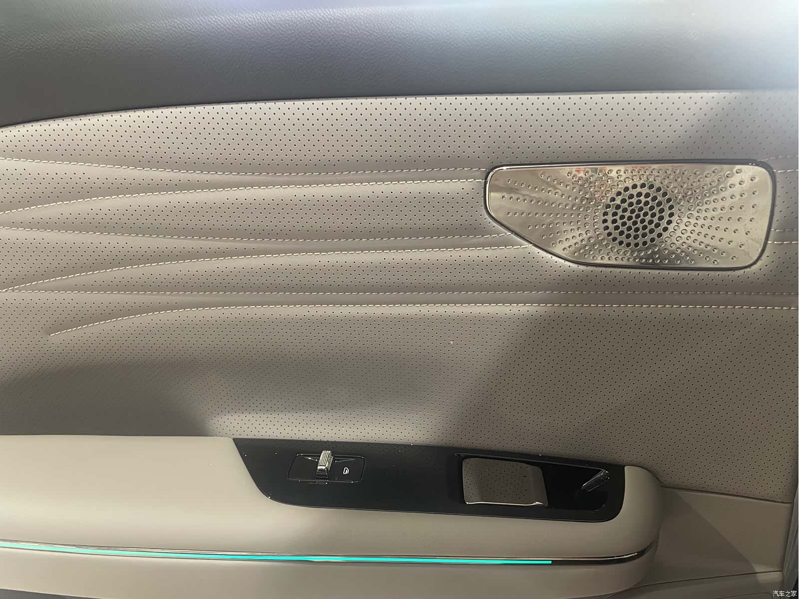 Geely 8, 2025 16