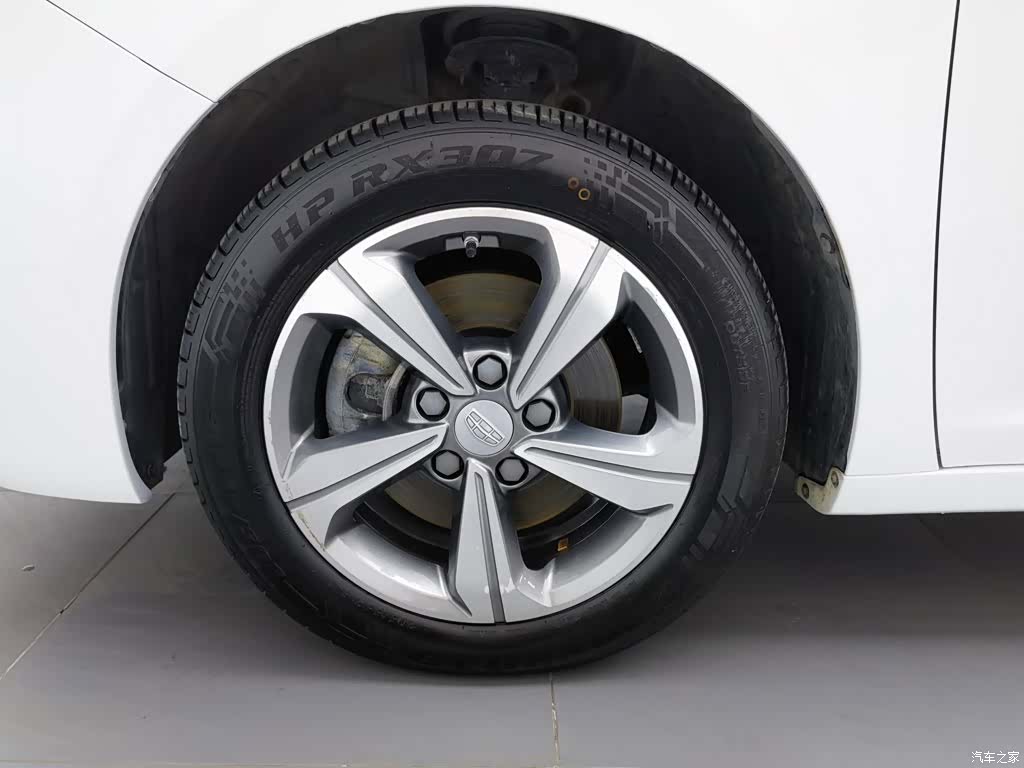 Geely Emgrand, 2018 17