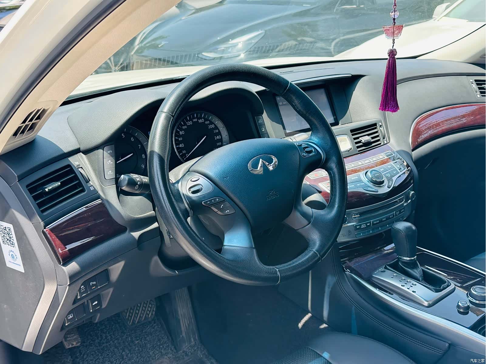 Infiniti Q70, 2015 8
