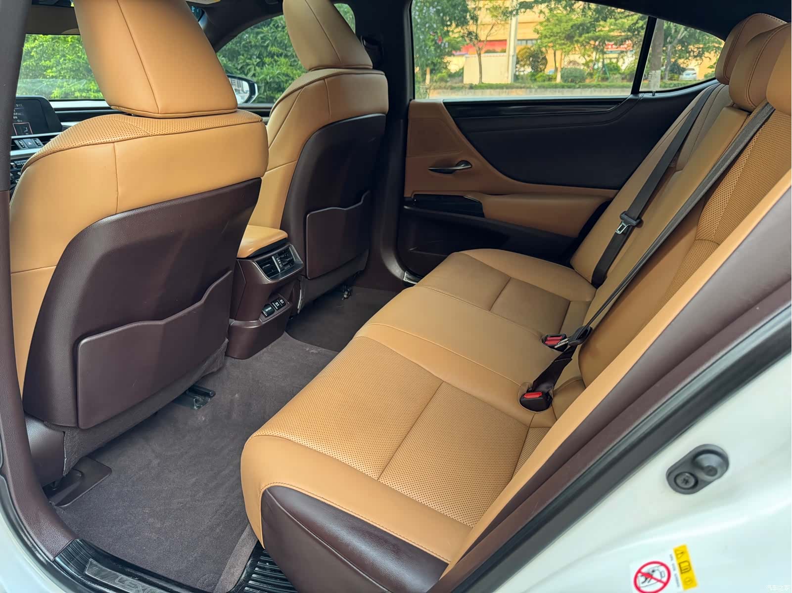 Lexus ES, 2019 9