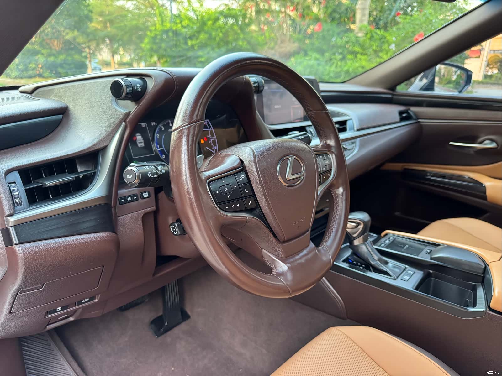 Lexus ES, 2019 13