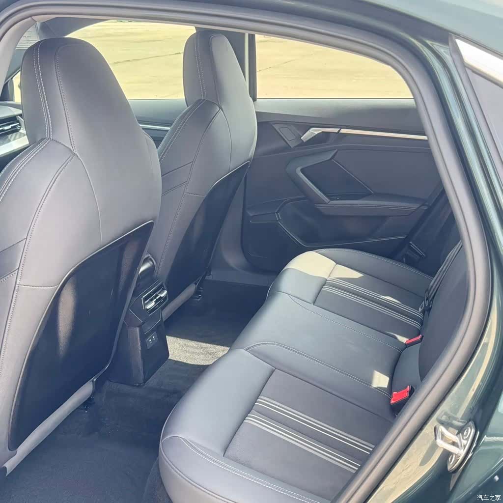 Audi A3, 2023 все фото