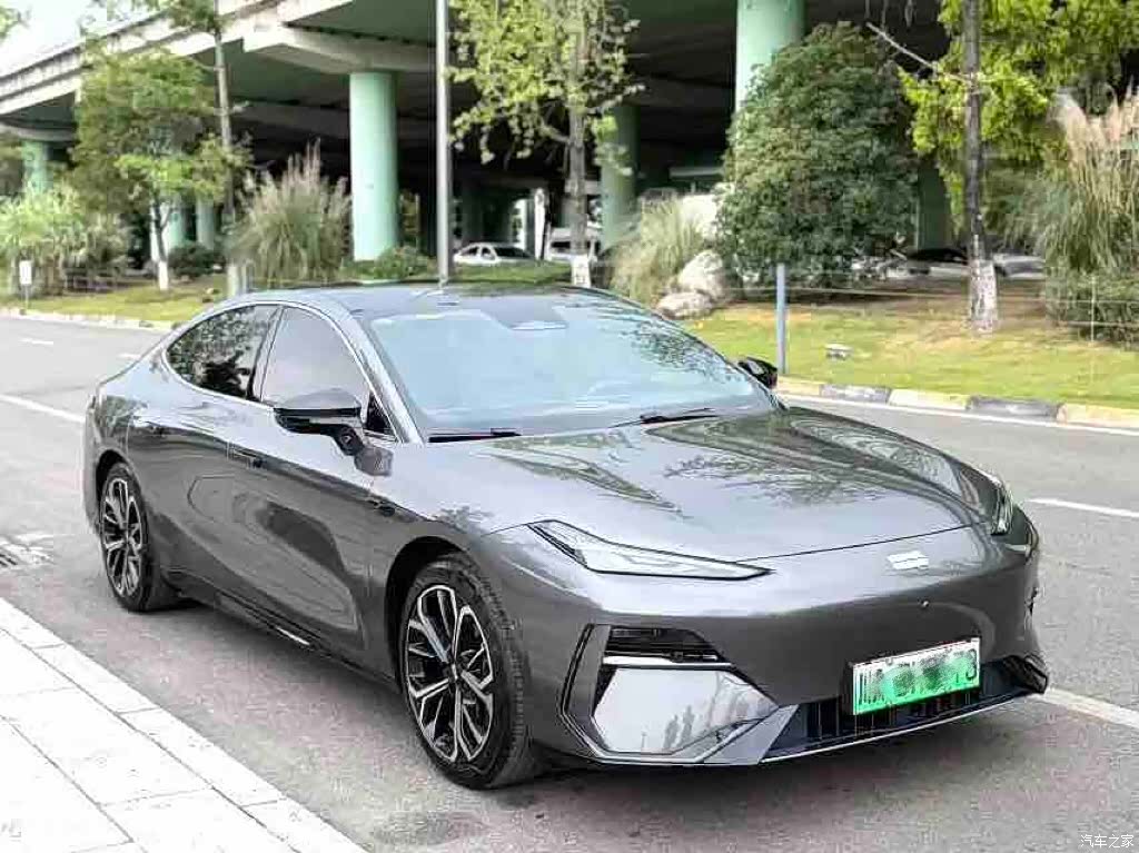 Geely E8, 2025 2