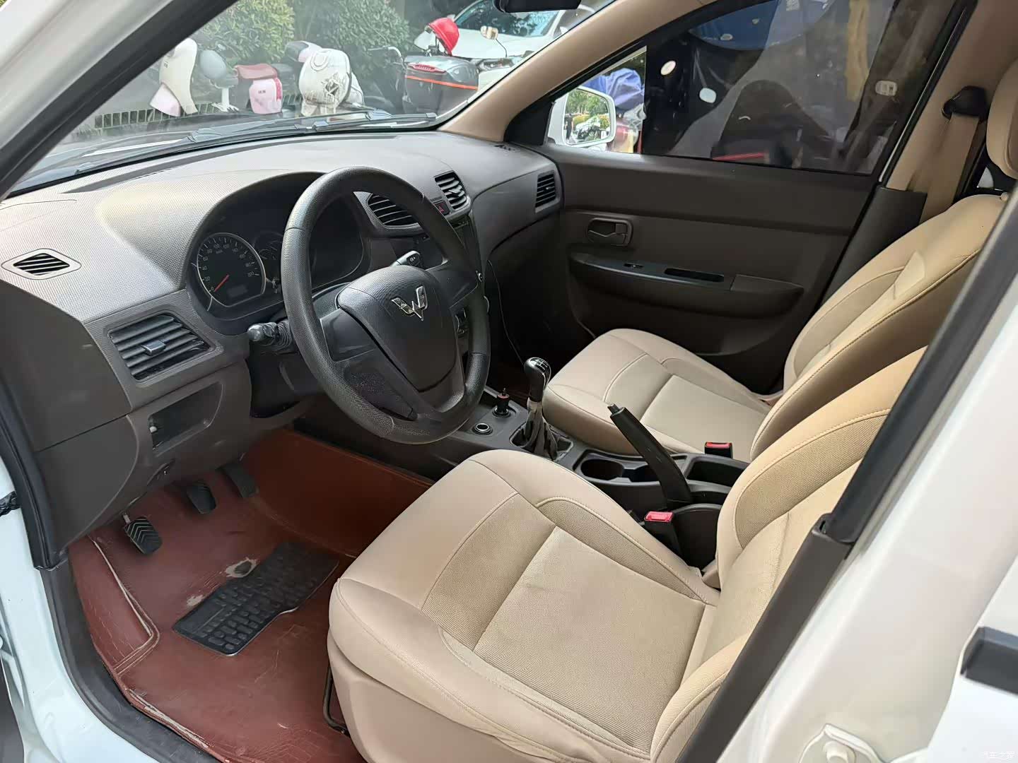 Wuling Hongguang, 2015 4