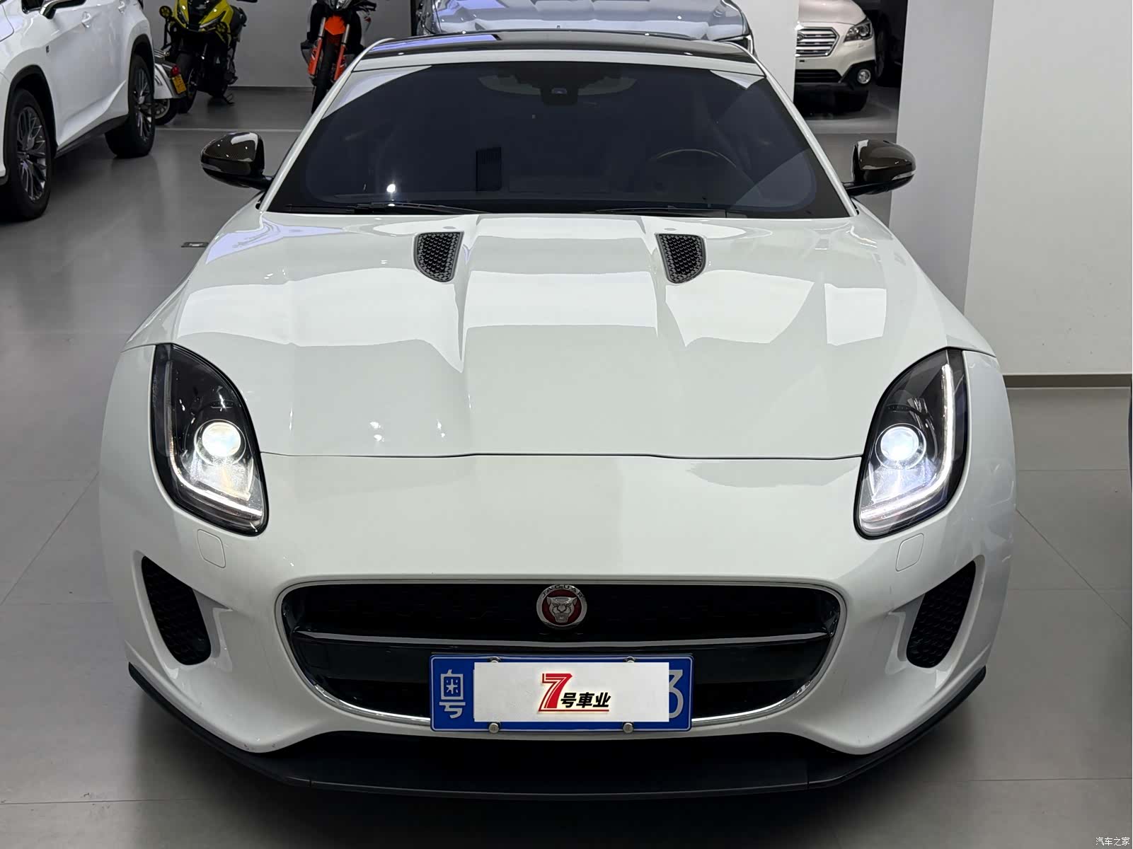 Jaguar F-TYPE, 2018 3