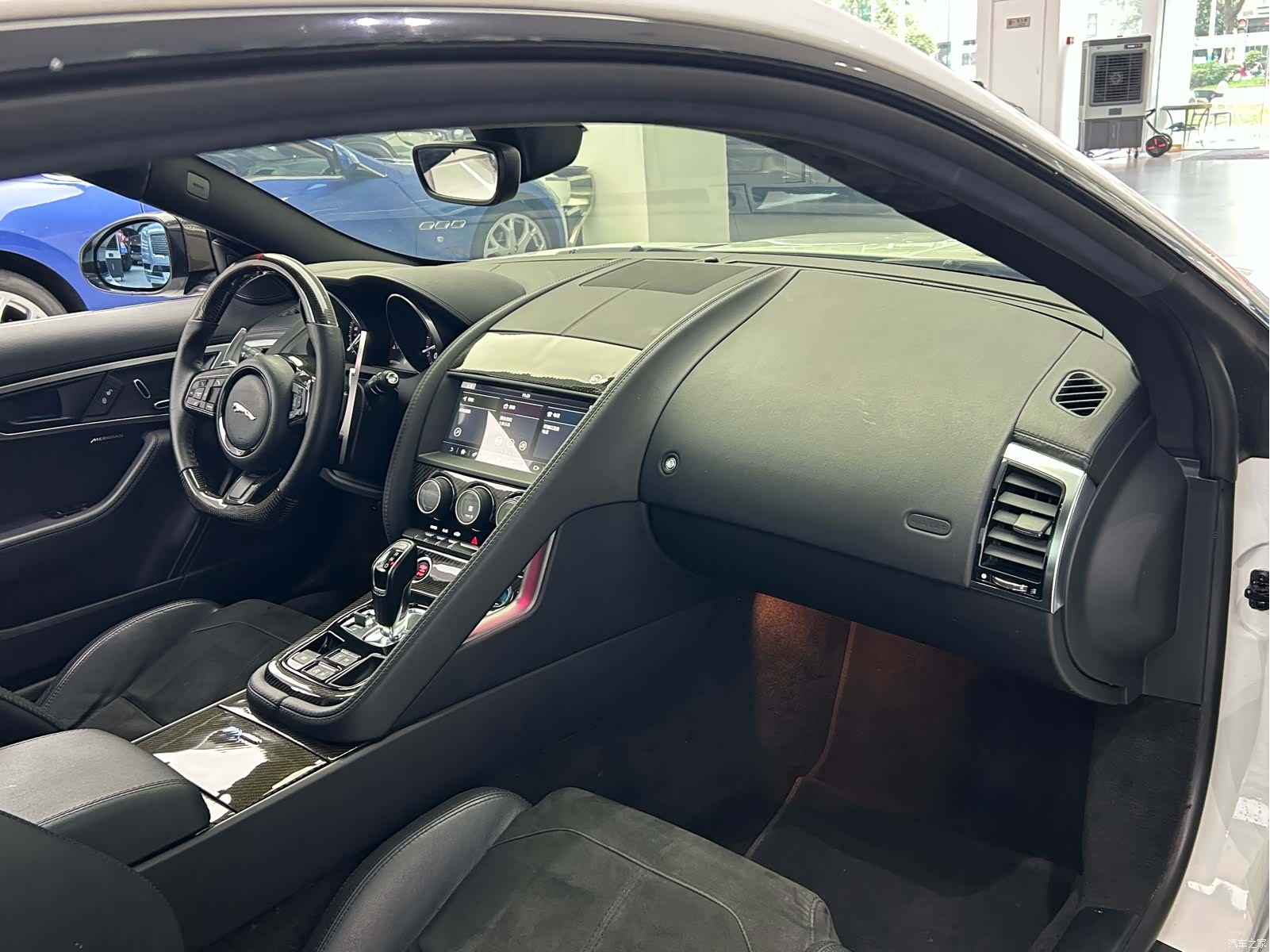 Jaguar F-TYPE, 2018 11