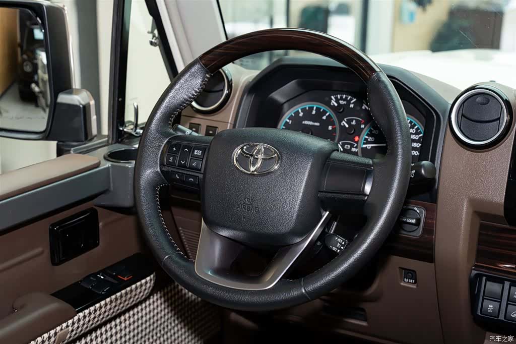 Toyota Land Cruiser, 2024 13