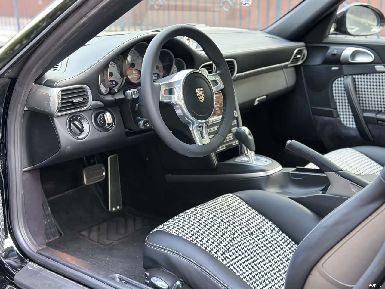 Porsche 911, 2011 4