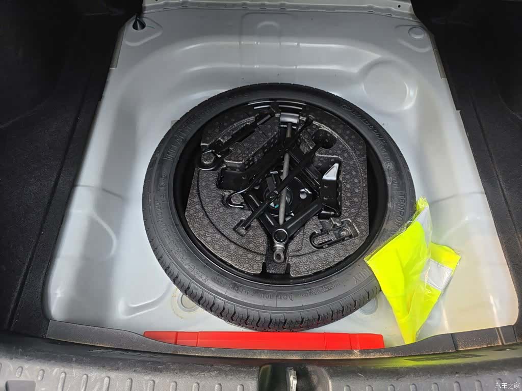 Geely Emgrand, 2024 19
