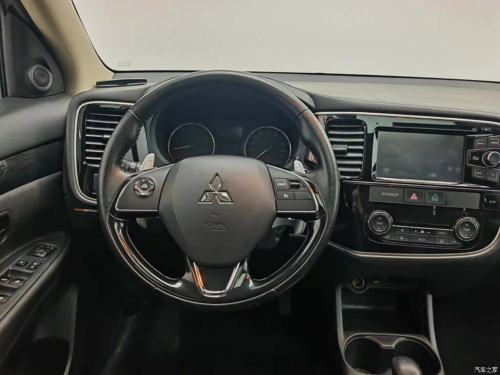 Mitsubishi Outlander, 2016 11