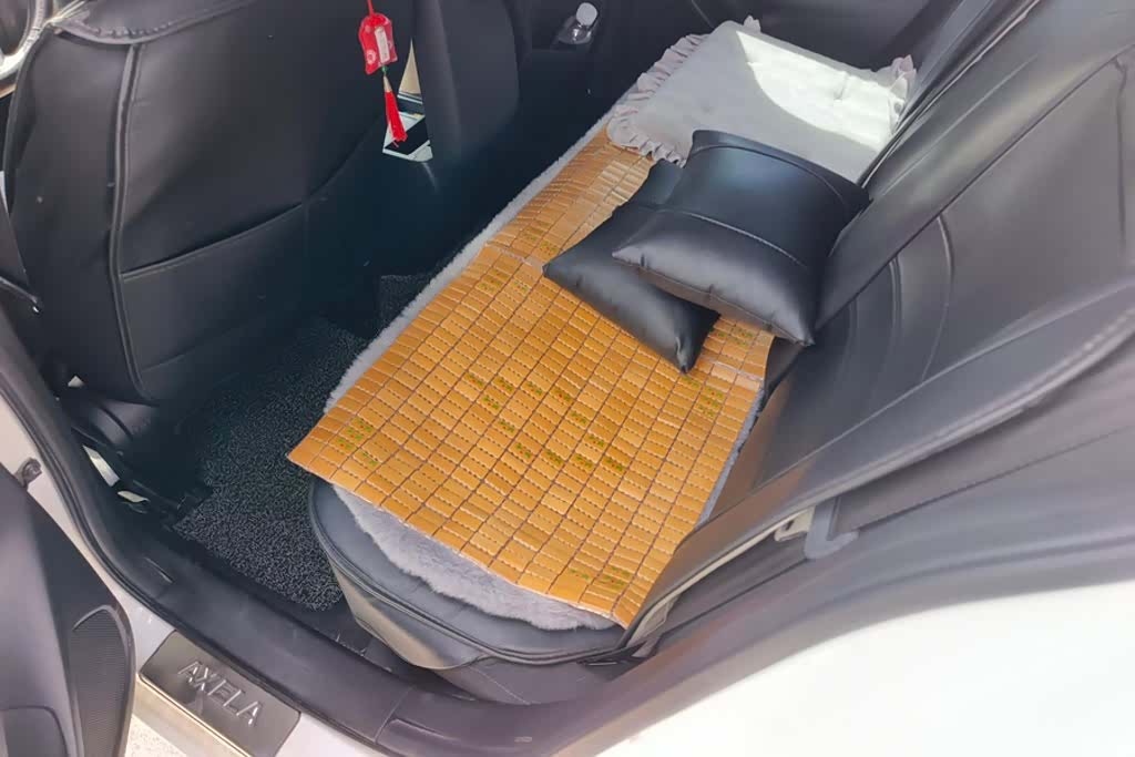 Mazda Mazda3, 2015 11