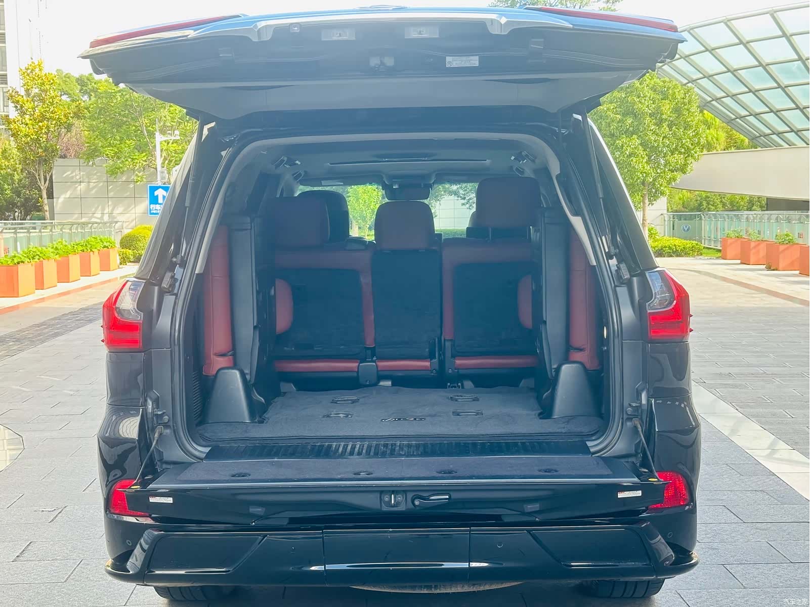 Lexus LX, 2016 16