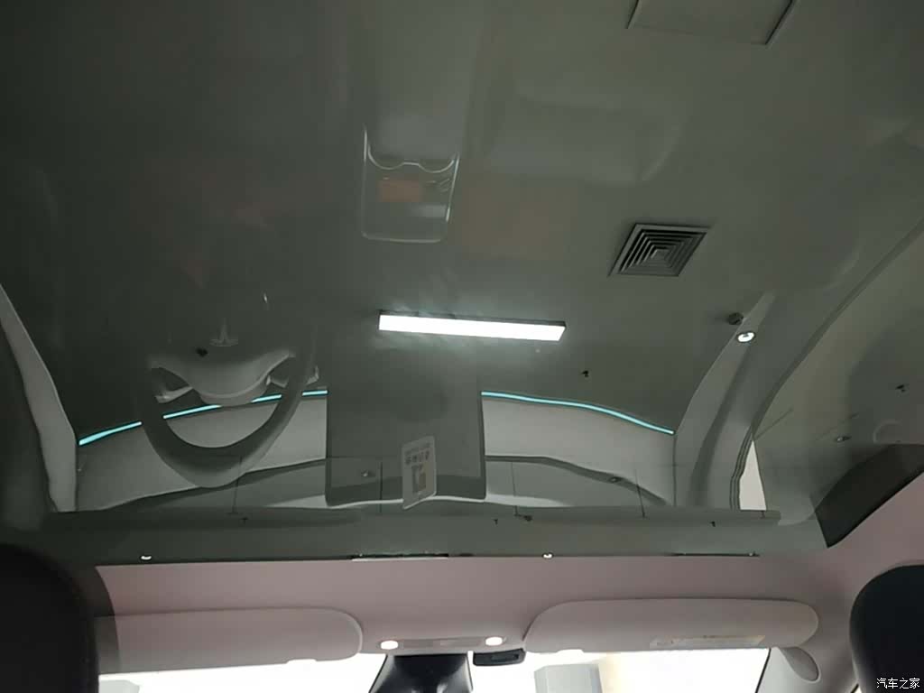Tesla Model Y, 2023 18
