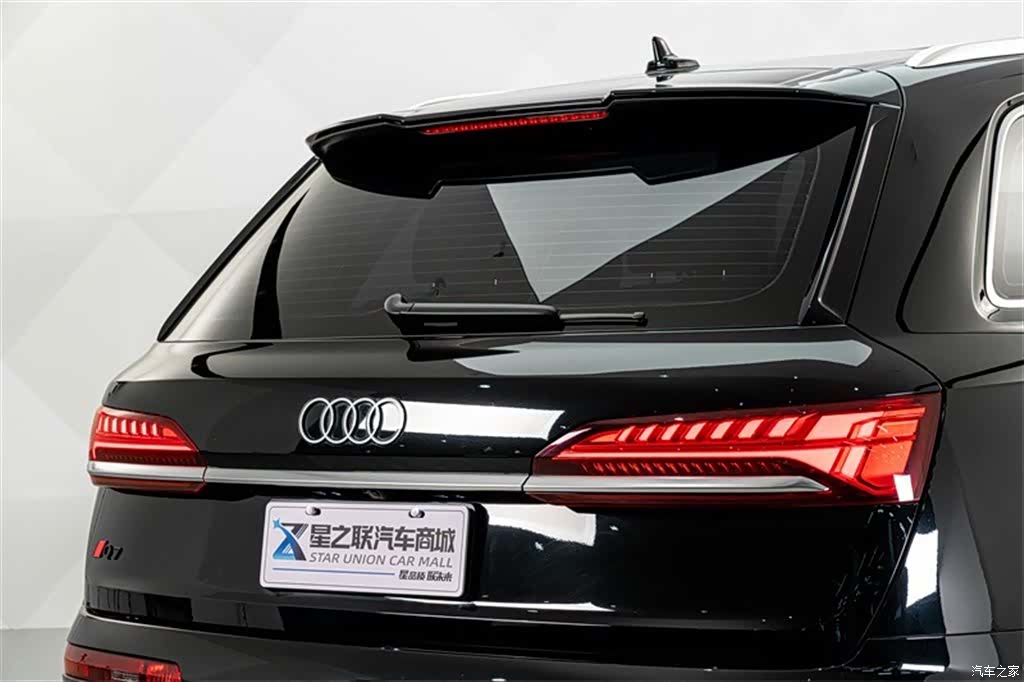 Audi Q7, 2025 8