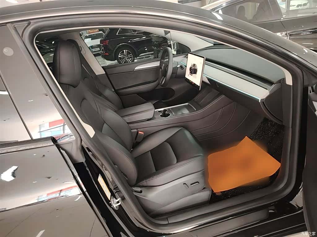 Tesla Model Y, 2023 25