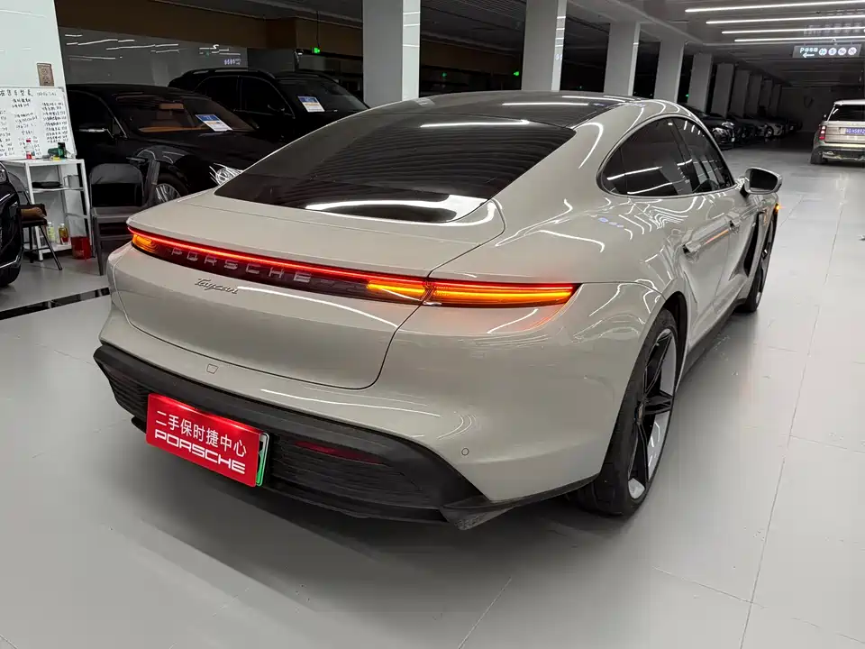Porsche Taycan