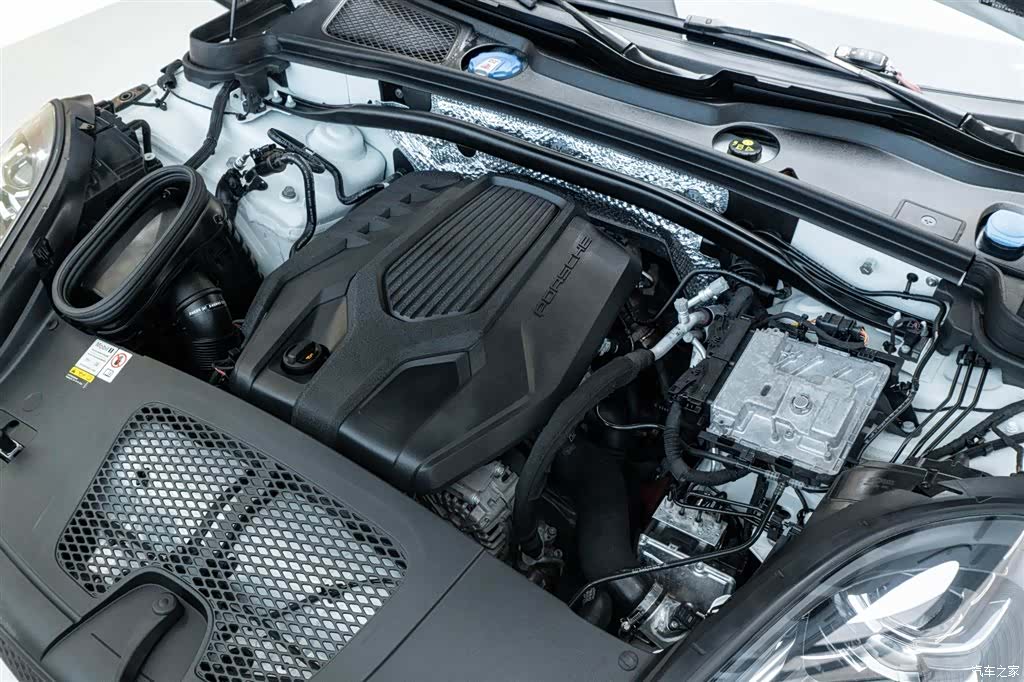 Porsche Macan, 2023 11
