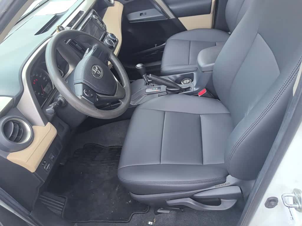 Toyota RAV4, 2015 15