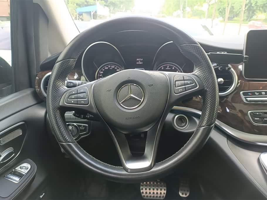 Mercedes-Benz V-class