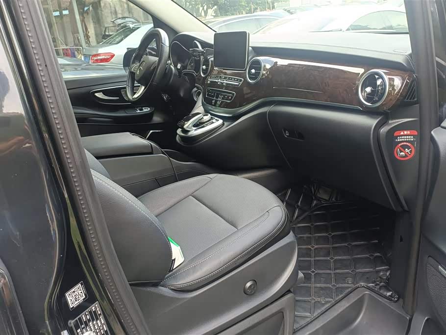 Mercedes-Benz V-class